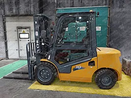 Дизельный погрузчик CHL 3,0 т CPCD30-WS1K2C с кабиной